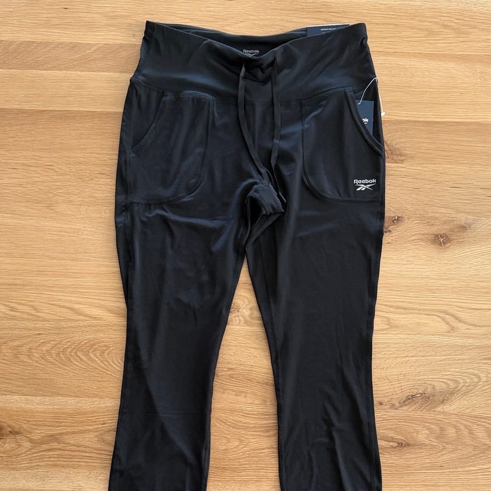 NWT Reebok Black Performance Pocket Leggings with Drawstring